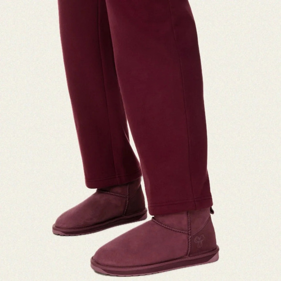 TNA x EMU Stinger Micro - Picture 1 of 13